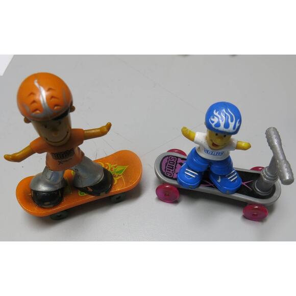 SONIC DRIVE IN Skateboards and Magnetic Skaters 5 Pieces Action Figures 2005 - Picture 9 of 10